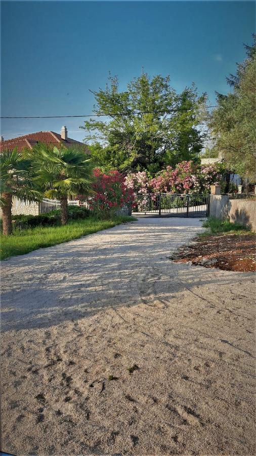 Holiday House Vela Vrta Sveti Ivan Dobrinjski Exterior foto